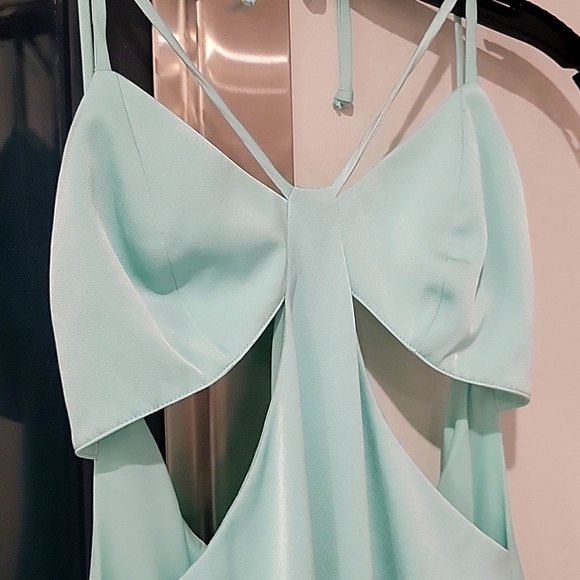 hot summer dress from rent the runway with cutouts and backless - Picture 2 of 5